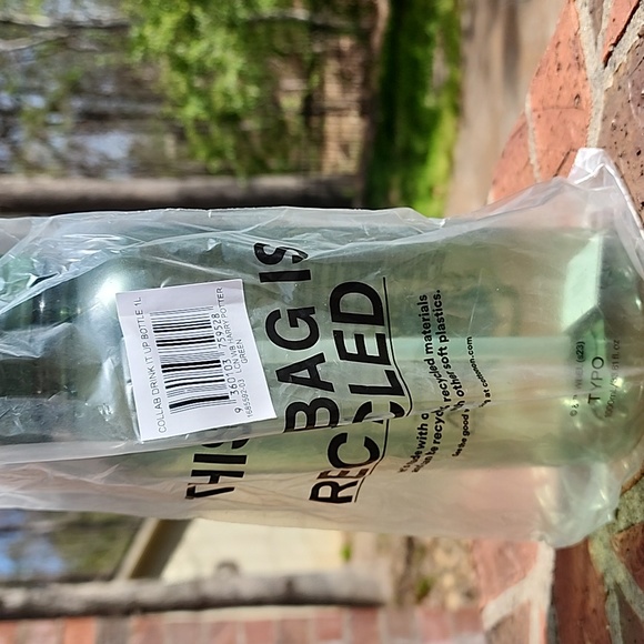 Harry Potter💚 Hogwarts Crest NWT Green 1 Liter Water Bottle - Picture 4 of 4